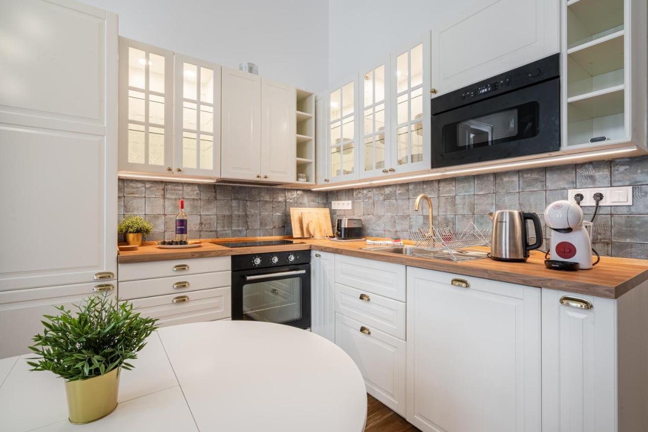 Sunset Treasure 3-Bdr Apartment Budapest Esterno foto